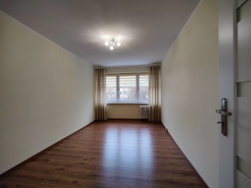 2 pok. mieszkanie do wynajęcia-3 piętro-niski blok-os. V