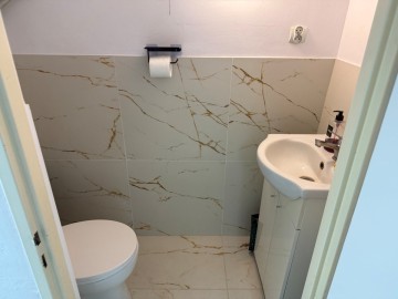 Do wynajęcia lokal handlowo-usługowy, pow. 55m2-Aleje 1 Maja