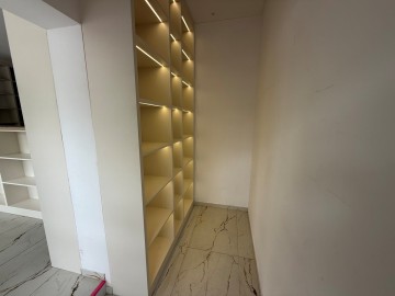 Do wynajęcia lokal handlowo-usługowy, pow. 55m2-Aleje 1 Maja