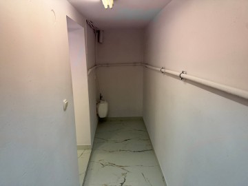 Do wynajęcia lokal handlowo-usługowy, pow. 55m2-Aleje 1 Maja