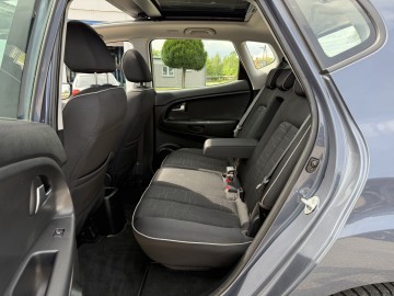 Kia Venga 1.6 BENZYNA Klimatronik Czujniki Cofania Panorama