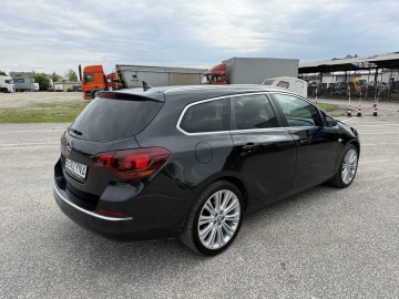 Opel Astra 1.4 BENZYNA Klimatronik Nawigacja Ledy Tempomat