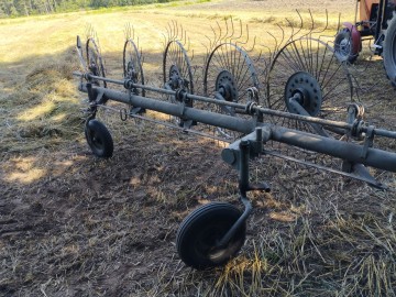 Sprzedam zgrabiarke piątka