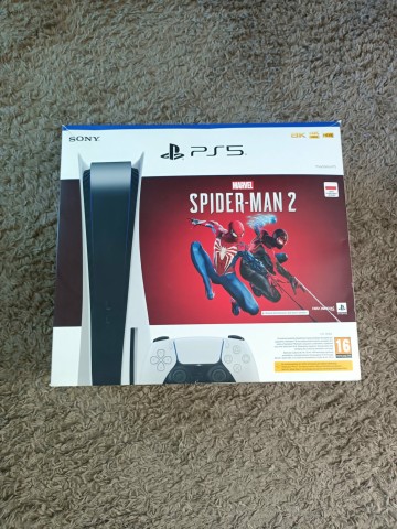 Konsola Sony PlayStation 5 z napędem 825 GB + 2 pady