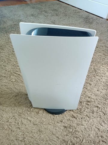 Konsola Sony PlayStation 5 z napędem 825 GB + 2 pady