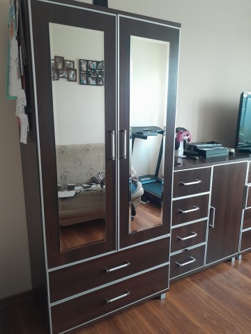 Zestaw meblowy szafa z lustrami + komody 2szt