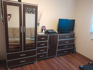 Zestaw meblowy szafa z lustrami + komody 2szt
