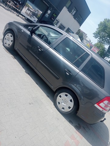 opel zafira 16 gaz 7 osobowa sliczna