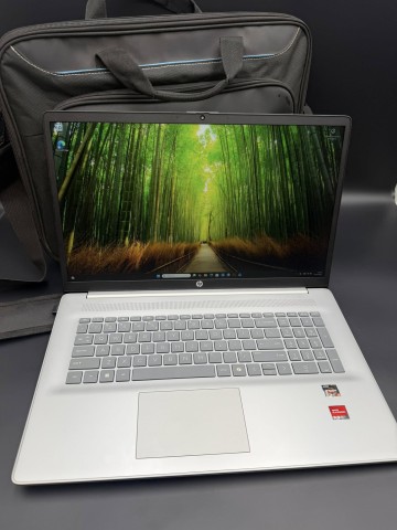 Laptop HP 17-CP2004NW Stan: bardzo dobry, sprawny. Dat zakup