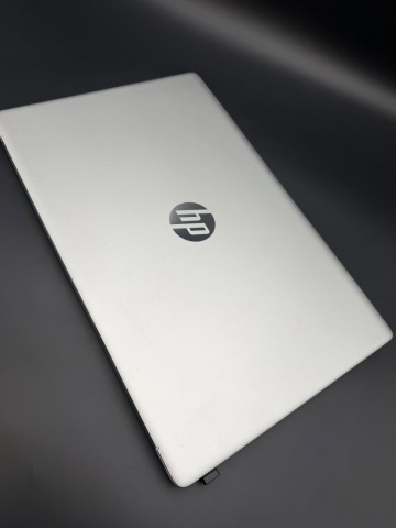 Laptop HP 17-CP2004NW Stan: bardzo dobry, sprawny. Dat zakup