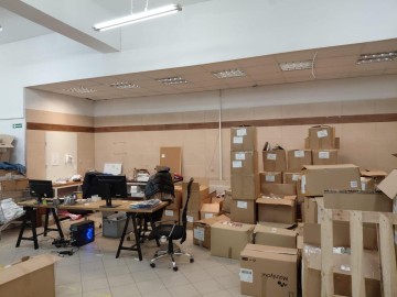 Wynajmę duży lokal handlowo-magazynowy, parter, parking