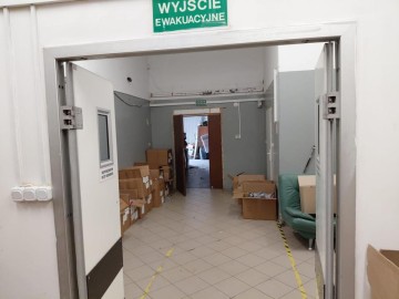 Wynajmę duży lokal handlowo-magazynowy, parter, parking