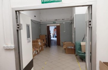 Wynajmę duży lokal handlowo-magazynowy, parter budynku, duży ...