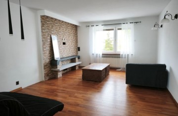 Do wynajęcia piętro domu z niezależnym wejściem, 2 pokoje, b ...