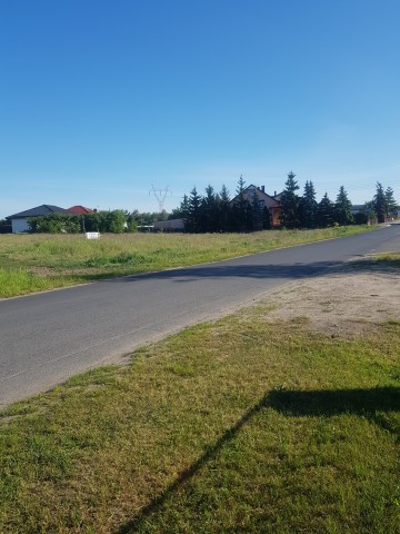 Sprzedam działkę na osiedlu = - GRÓJEC - =