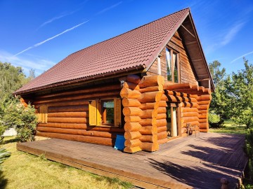 Sprzedam dom z bali na dużej działce, w okolicy jeziora