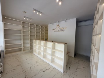 Lokal handlowo-usługowy-pow. 55m2-po remoncie-Aleje 1 Maja