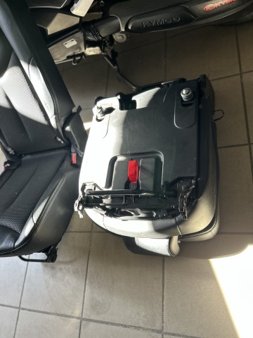 Sprzedam fotele p&oacute;ł sk&oacute;ra peugeot 308 sw trzeci rząd