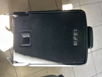 Sprzedam fotele p&oacute;ł sk&oacute;ra peugeot 308 sw trzeci rząd