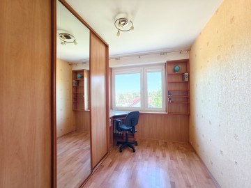 Sprzedam 3 pok., rozkładowe mieszkanie z balkonem, 2 piętro