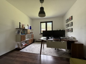 Luksusowy Dom z Fotowoltaiką i Pięknym Ogrodem – Żdżary