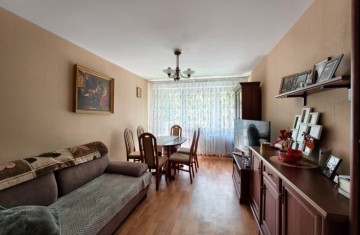 Sprzedam 3 pokoje z balkonem, 2 piętro, umeblowane i wyposaż ...