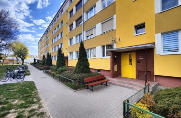 Sprzedam 3 pokoje z balkonem, 2 piętro, umeblowane i wyposaż ...