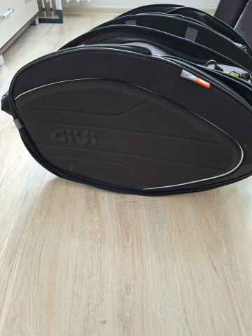 SAKWY GIVI