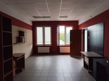 Lokal 30m2 centrum Chorznia