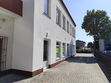 Lokal 30m2 centrum Chorznia