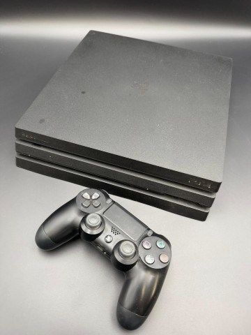 Konsola PS4 Pro Model 7216B Stan: sprawny, bez wad. W kompl