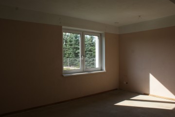 Wolnostojący dom z garażem w spokojnej okolicy 139 m²