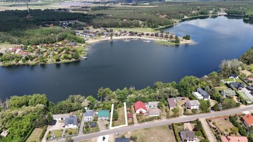 Linia brzegowa - Głębockie Pierwsze - Ślesin - 811 m2.