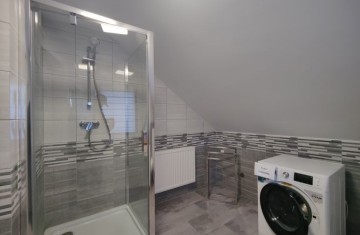 Sprzedam budynek handlowo-usługowy z prosperującym sklepem