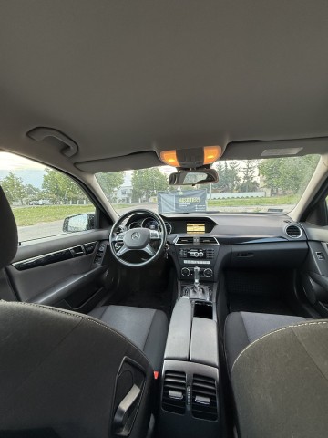 Mercedes C180 2012 rok
