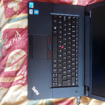 Laptop Lenovo Thinkpad Edge 15, procesor i5
