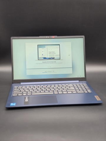 Lenovo Ideapad Slim 3 15IRU8  Stan: bardzo dobry, jak nowy,