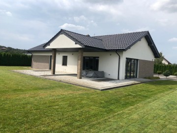 Sprzedam dom 220m2 w Brzeżnie pod Koninem z gospodarczym 200