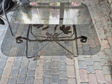 Sprzedam piękny stolik ręcznie robiony.
