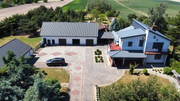 Niezwykła posiadłość 2.85ha z prywatnym lasem, koło Ślesina
