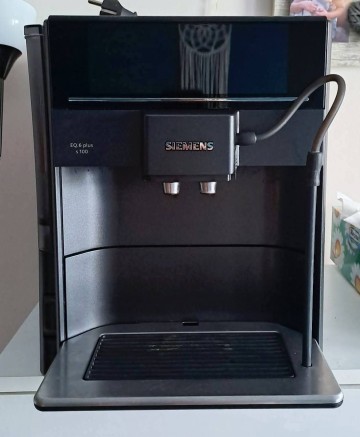 Sprzedam ekspres firmy Siemens eq6 plus 100