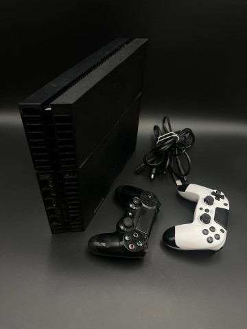Konsola PS4 CUH-1116a 500 GB zestaw 2 pady