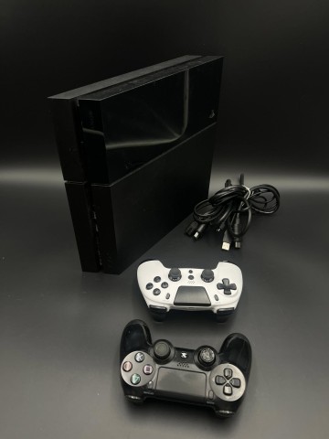 Konsola PS4 CUH-1116a 500 GB zestaw 2 pady