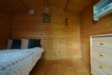 Działka ROD 300 m² ZYCHLIN – 2 domki, prąd i woda
