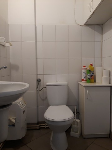 Do wynajęcia lokal handlowo-usługowy w pobliżu tunelu PKP