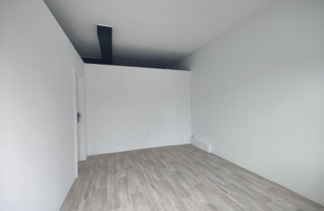 Do wynajęcia lokal handlowo-usługowy na parterze
