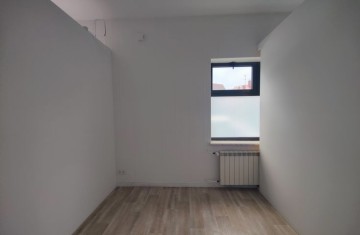 Do wynajęcia lokal handlowo-usługowy na parterze