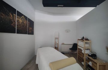 Do wynajęcia lokal handlowo-usługowy na parterze