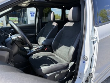 Ford Kuga 1.5 BENZYNA Klimatronik Nawigacja Kamera Xenon 4x4