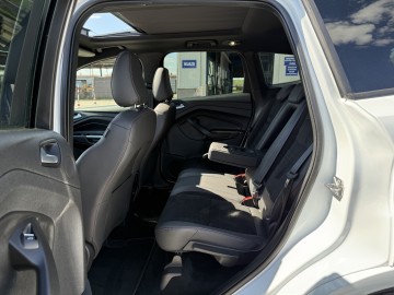 Ford Kuga 1.5 BENZYNA Klimatronik Nawigacja Kamera Xenon 4x4